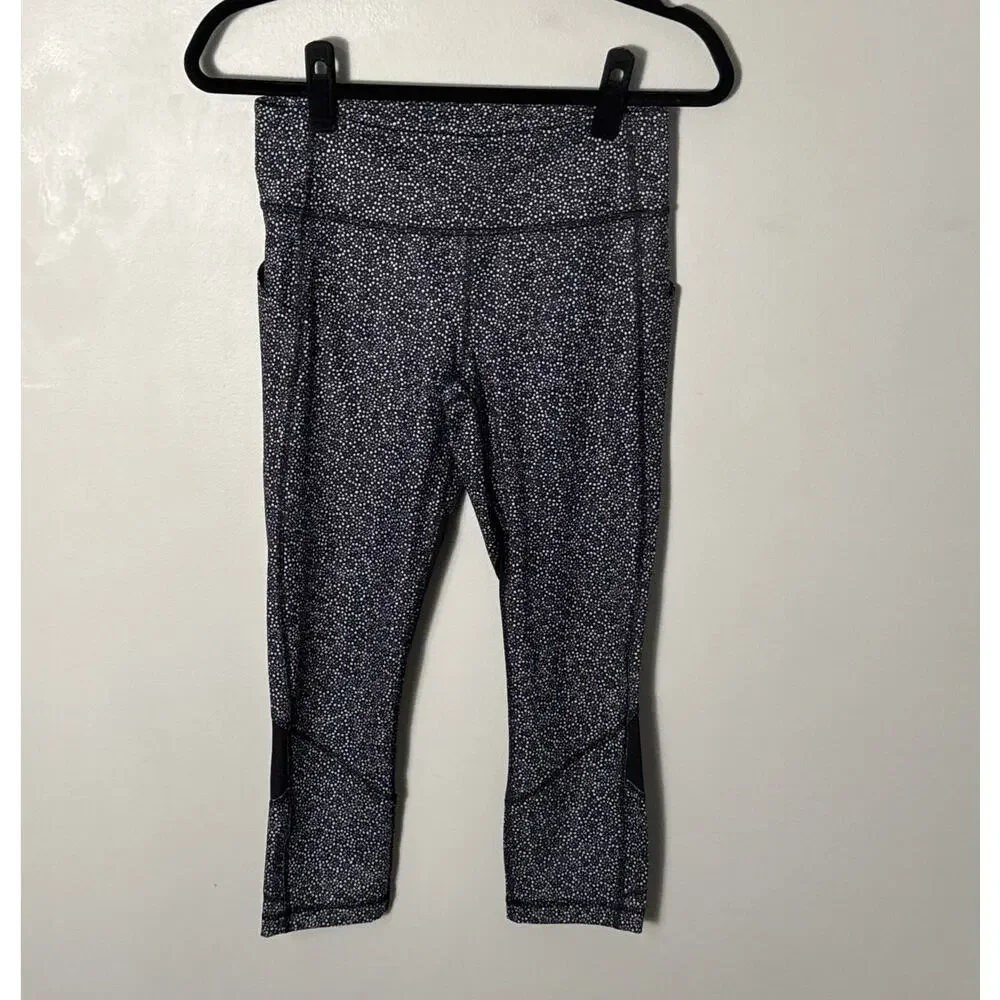 Lululemon Pace Rival Crop Freckle Flower Black‎ and White Print 22